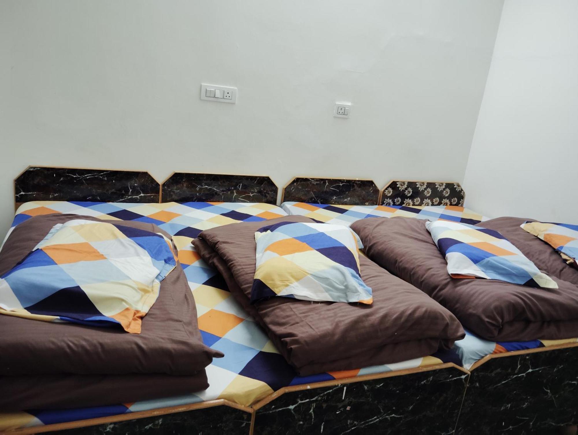 Hotel Narayana Residency Gupta Kashi Exterior photo